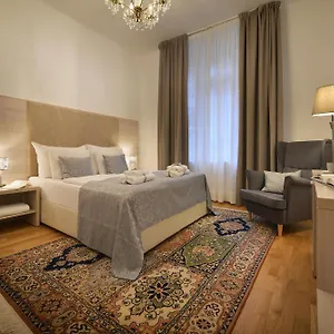 4* Aparthotel Old Town By Little King